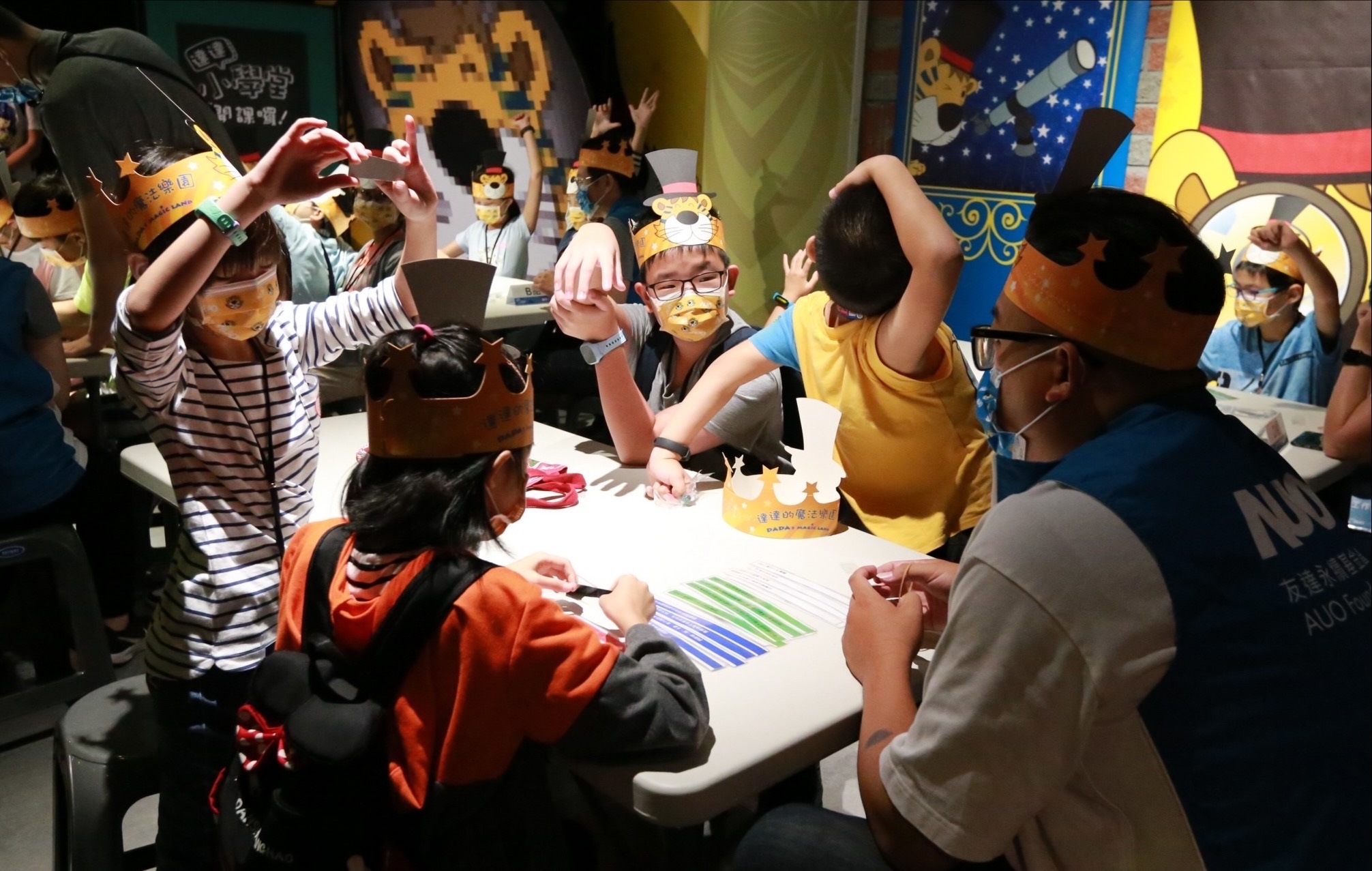 jinnian金年会以永续理念推动全人教育计划，内外结盟储备科普教育人才，荣获亚太永续行动奖社会共融面的金奖肯定