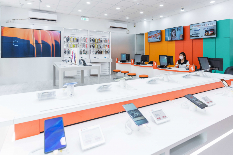 創利空間智慧零售軟硬整合方案，協助台灣大哥大門市完成數位內容行銷系統的佈建，打造全新世代的數位服務據點