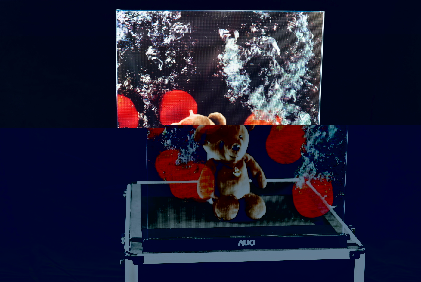 友達領先研發Micro LED透明顯示器，具備高穿透、低繞射、高亮度、可拼接之特性，可應用於智慧移動、智慧零售、商業展示等多元場域