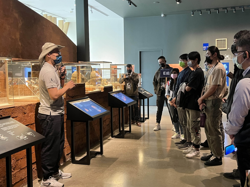 友達招募員工為文化志工，擔任文化館導覽大使，積極推廣文資保存、文史教育