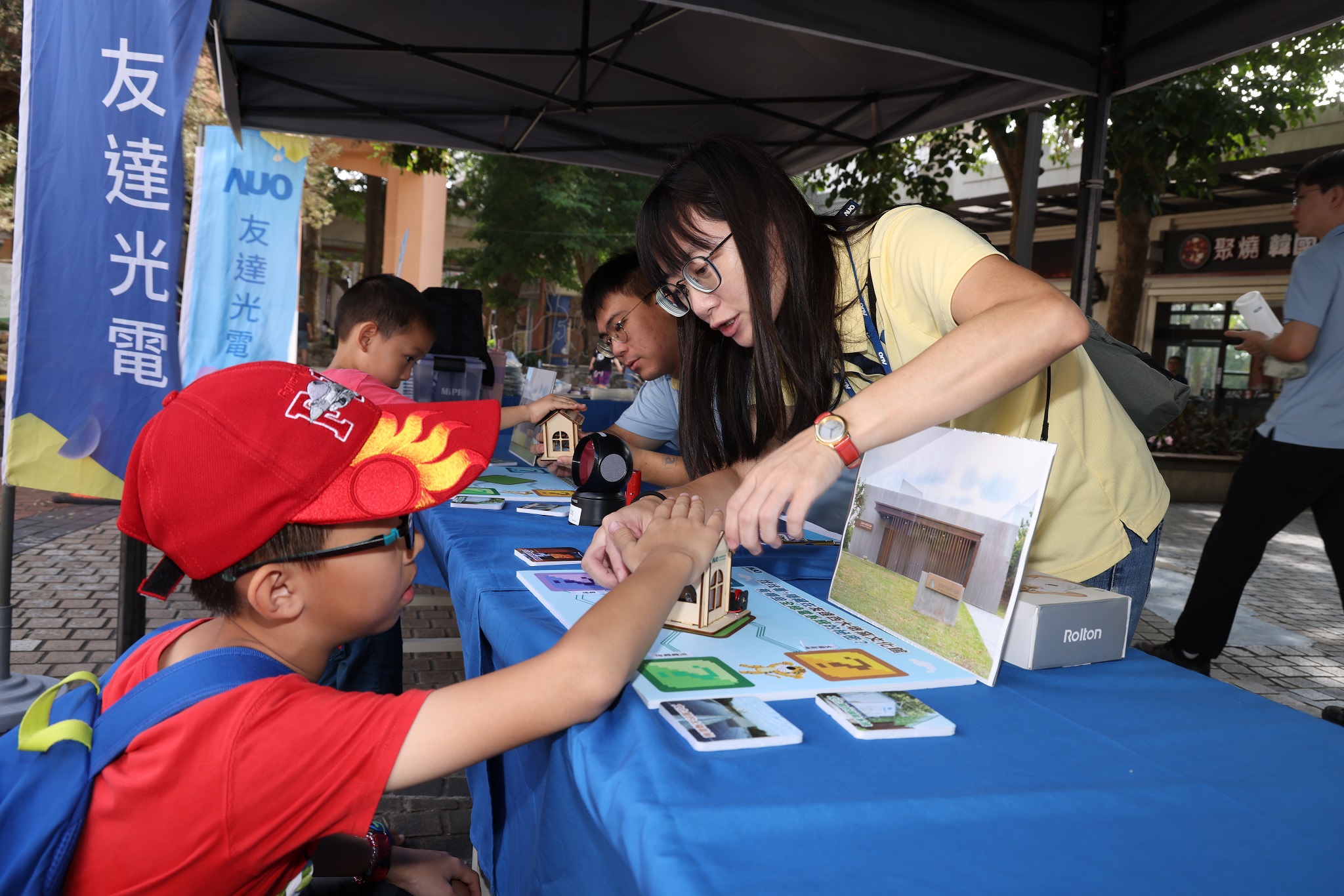 友達投入永續素養教育多年，從自身的環境教育場域走入校園、各式活動現場，合作夥伴亦擴及到NGO、公部門與供應鏈，豐碩成果獲「社會共融領袖獎」