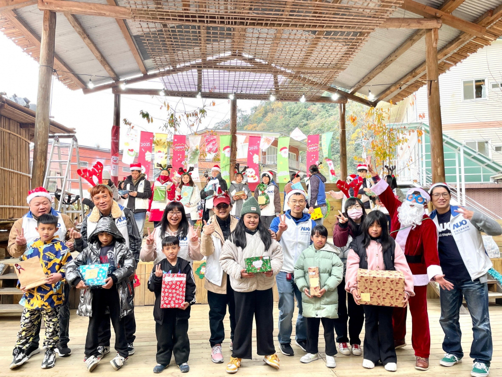 友達永續基金會號召「圓夢計畫」行動連續23年，由同仁凝聚內部愛心與資源送往偏鄉，累積為逾萬名兒童圓夢，實踐友達共創共好的永續精神。