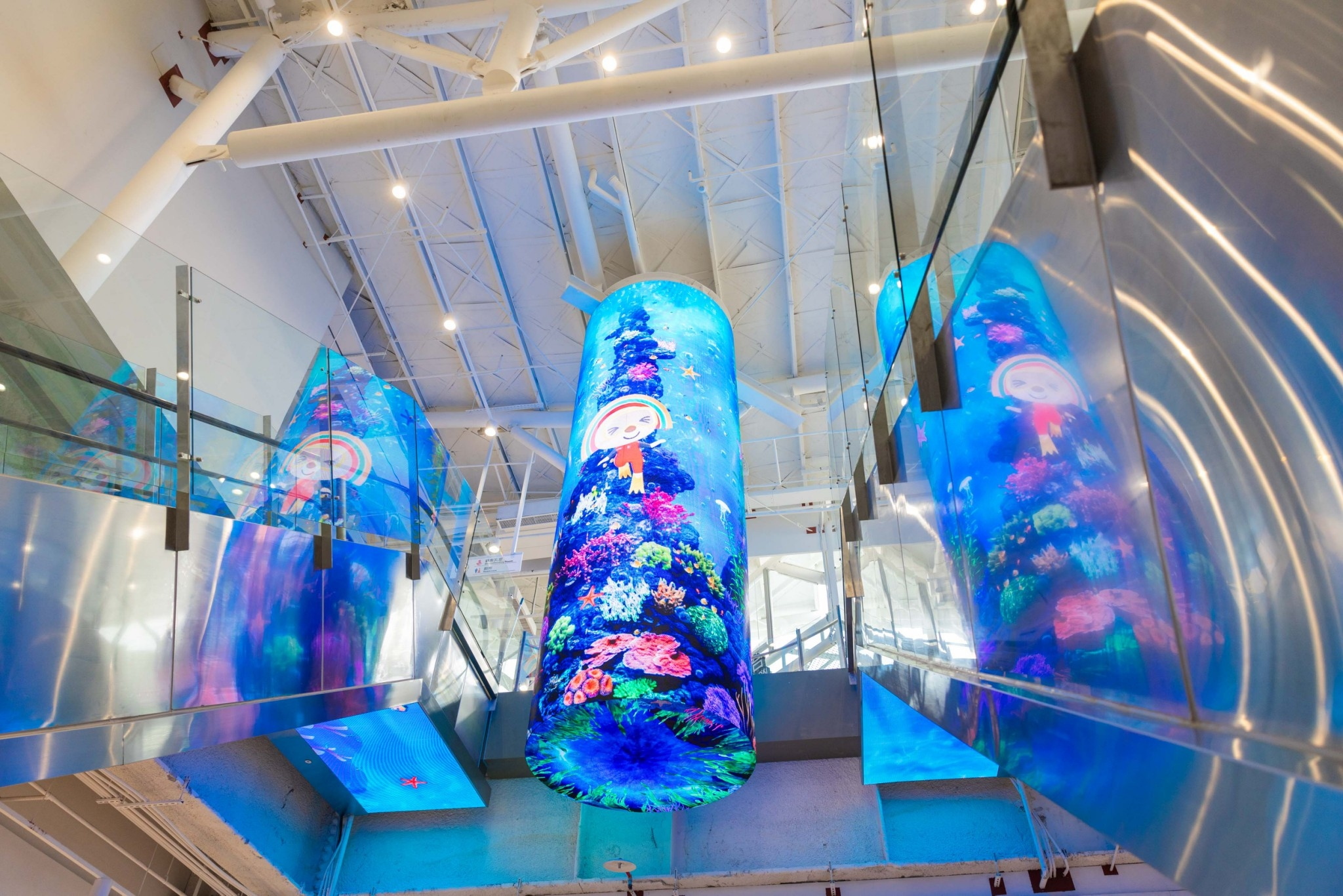 達擎與傑可達整合先進顯示技術與軟硬體應用服務，提供一系列大型LED顯示解決方案，為全新改裝開幕的「清水服務區」佈局嶄新視覺體驗。