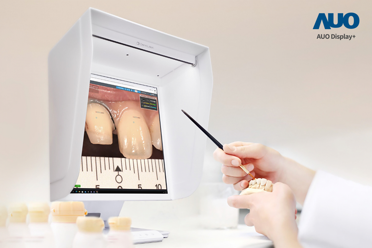 達擎智慧牙科比色解決方案獲得2025智慧顯示應用大賞之智慧醫療獎，透過獨家色彩還原運算及AI技術，以搭載友達A.R.T.先進抗反光顯示器，擬真還原影像，提升假牙製作效率並大幅降低重製率