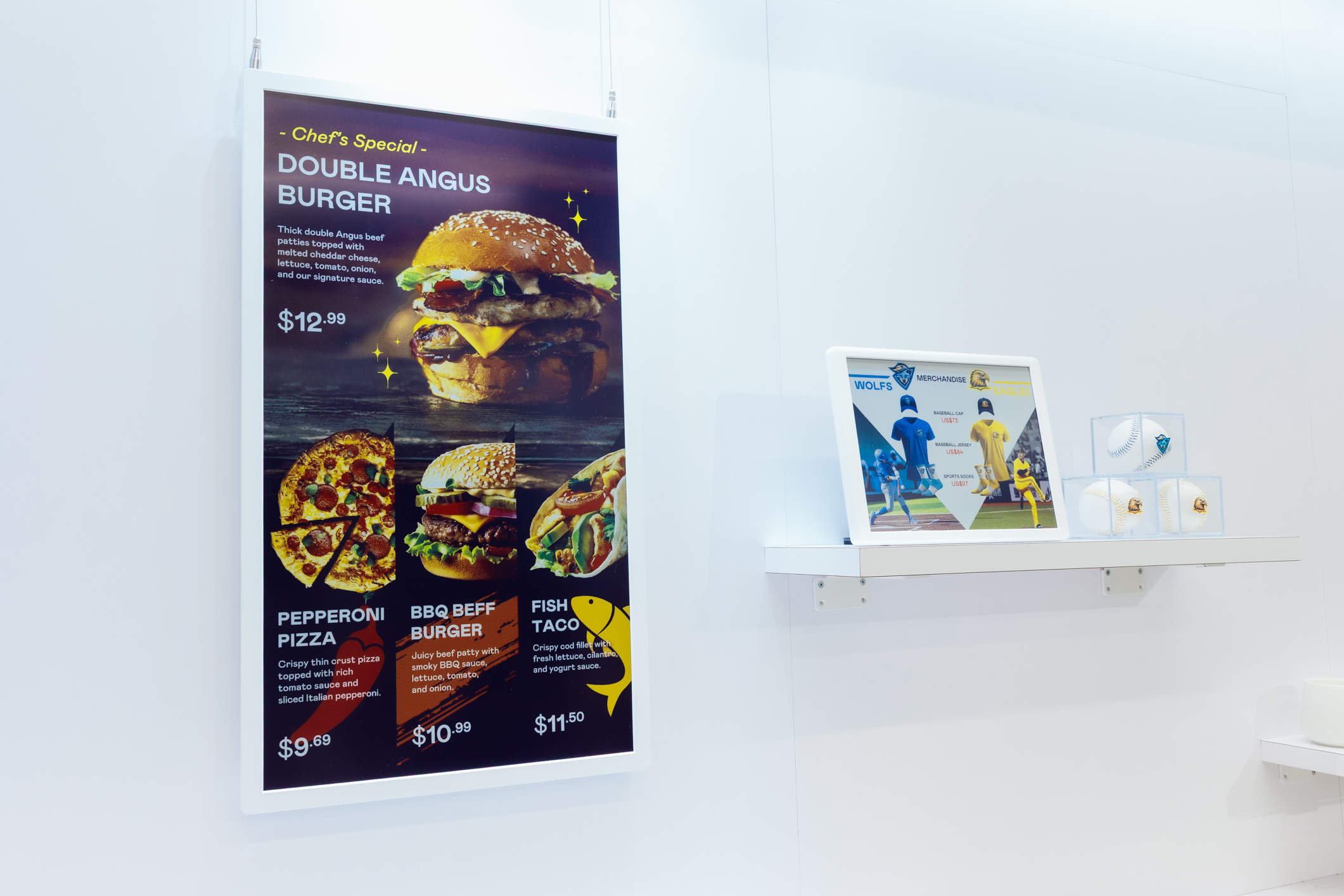 达擎开发的低功耗、全彩的aecoPost电子纸解决方案，仅在更新画面时需要微量的电力驱动，无需布建电线的便捷设计，使其可灵活应用、弹性选择置放处；可搭配aecoTag电子货架卷标解决方案，驱动商店内所有数字广告牌和电子货架卷标，以远程控制实现动态变价，提升门市人员作业效率，并以无纸化落实永续经营目标。